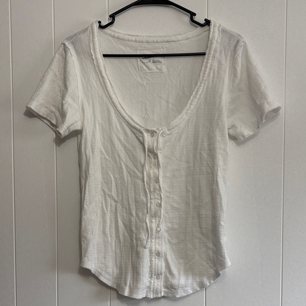 Aerie White Scoop Neck Shirt